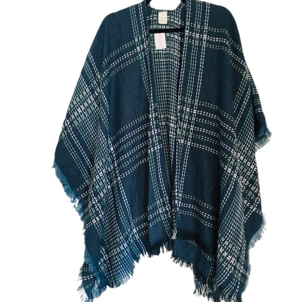 Christopher and Banks poncho